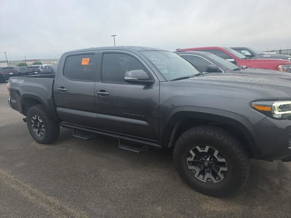 Used 2022 Toyota Tacoma TRD Off-Road AWD/4WD image 2