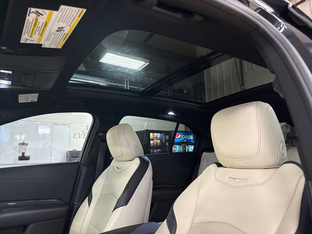 Used 2023 Cadillac XT4 Sport image 13
