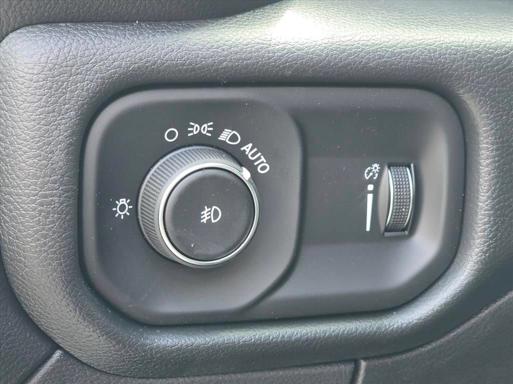 New 2026 RAM 3500 Tradesman w/ Chrome Appearance Group A AWD/4WD image 8
