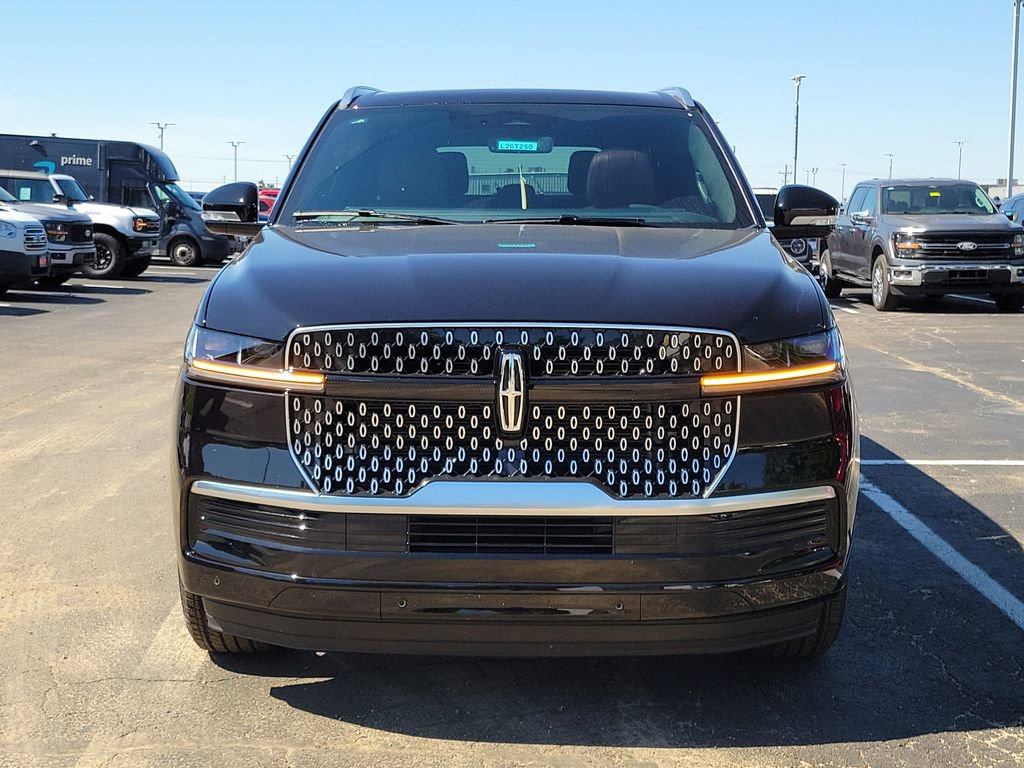 New 2026 Lincoln Navigator L Reserve AWD/4WD image 2