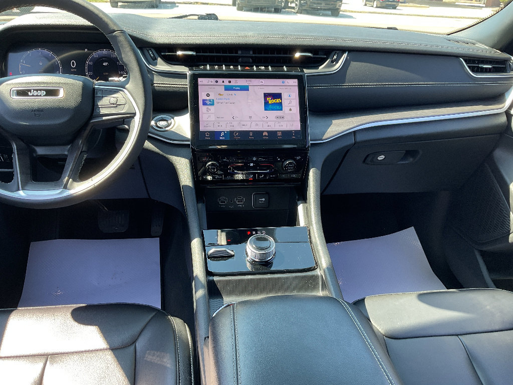 Used 2024 Jeep Grand Cherokee Limited image 12