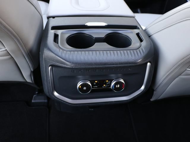 Used 2025 Ford Expedition Active AWD/4WD image 17