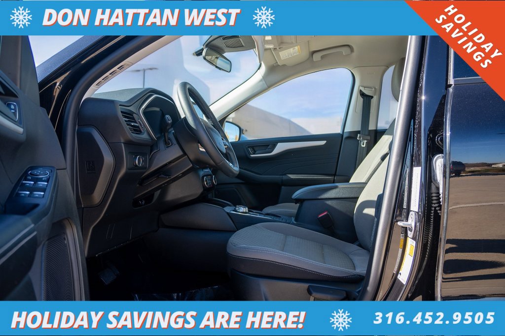 Used 2022 Ford Escape SE w/ Cold Weather Package image 3