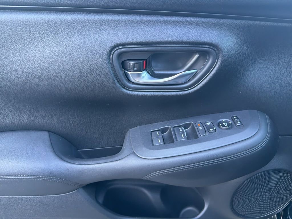 Used 2023 Honda HR-V LX image 12