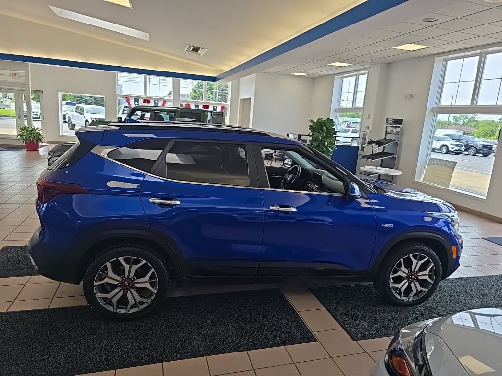 Used 2021 Kia Seltos SX w/ SX Sunroof Package AWD/4WD image 9