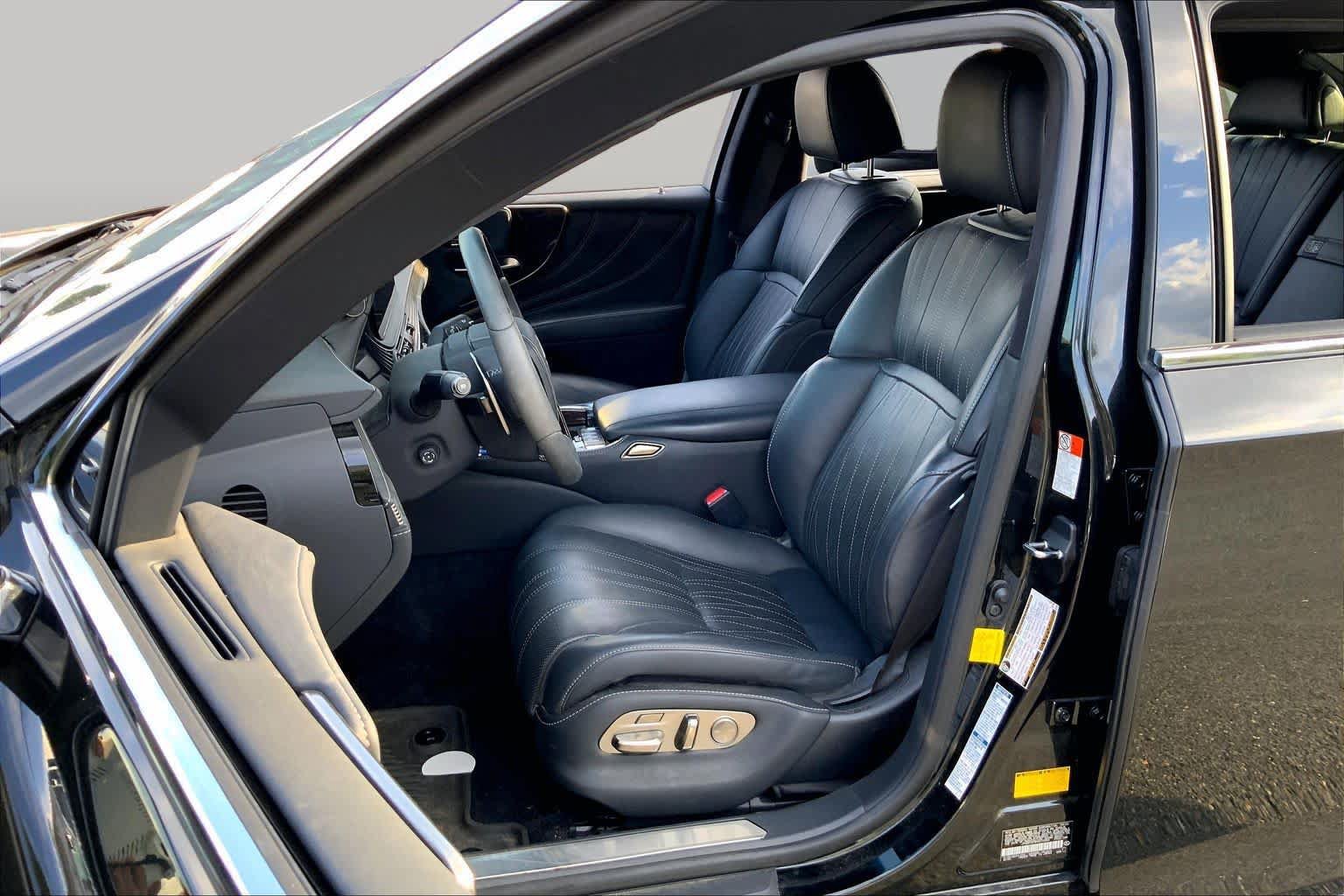 Certified 2022 Lexus LS 500 AWD w/ Interior Upgrade Package image 8