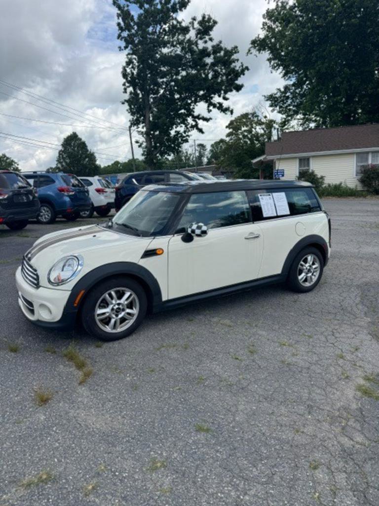 Used 2013 MINI Cooper Clubman FWD image 1