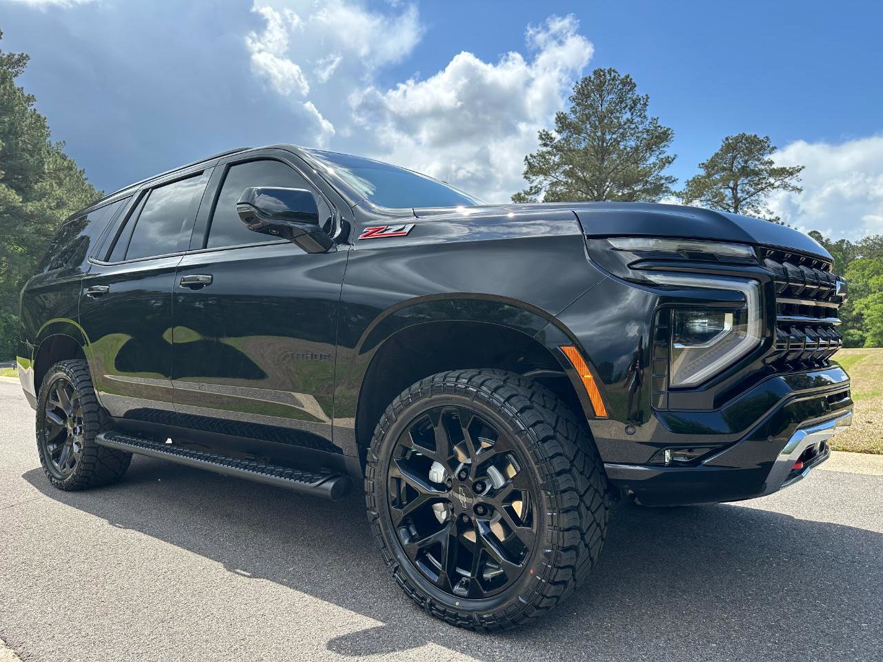 Used 2025 Chevrolet Tahoe Z71 w/ Comfort Package image 3