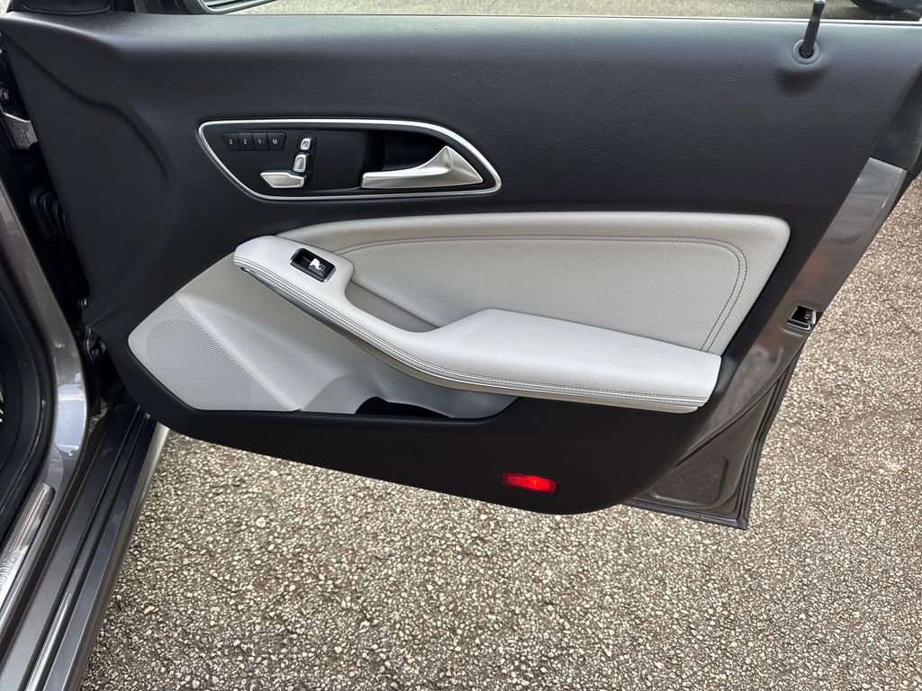 Used 2018 Mercedes-Benz CLA 250 image 14