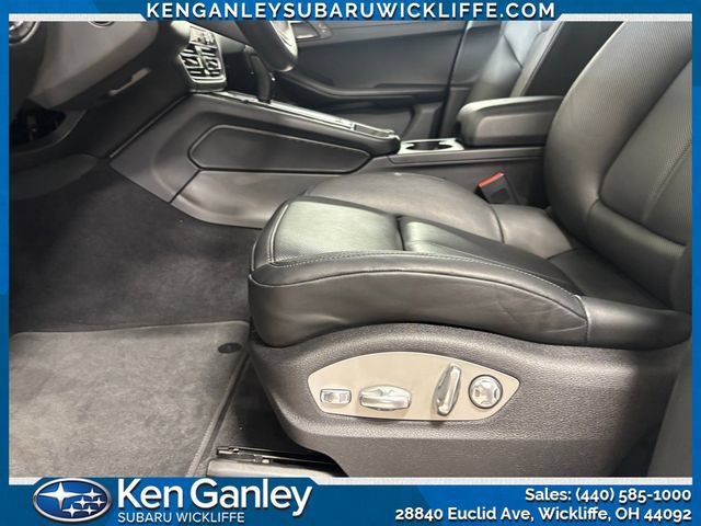Used 2025 Porsche Macan GTS AWD/4WD image 29