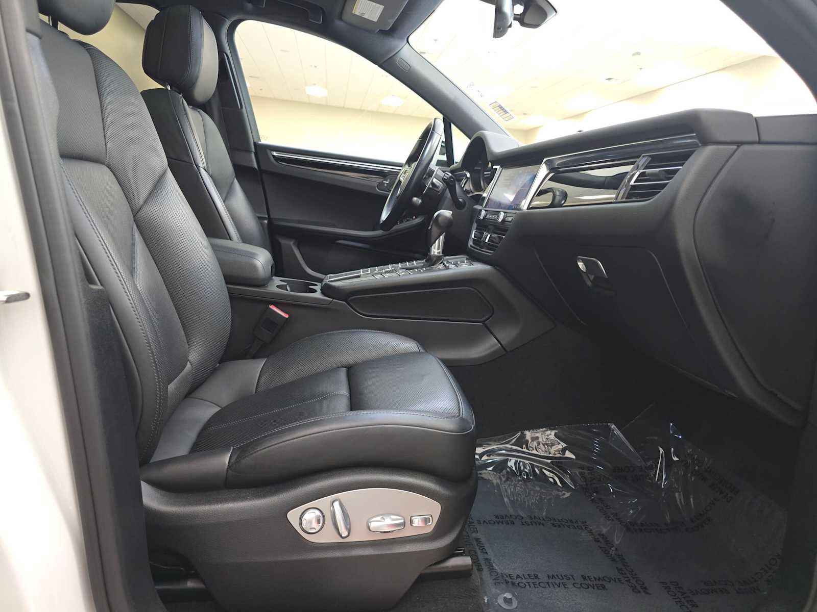 Used 2019 Porsche Macan S AWD/4WD image 28