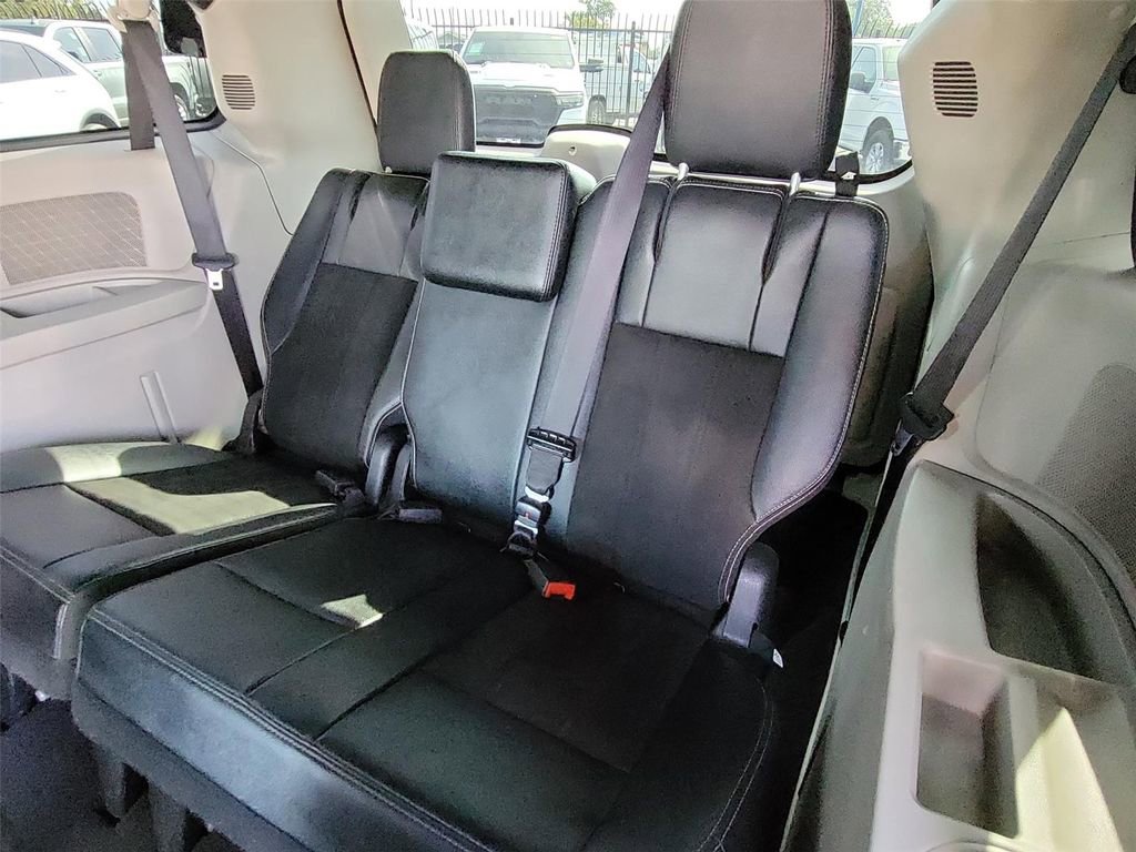 Used 2019 Dodge Grand Caravan SXT image 37