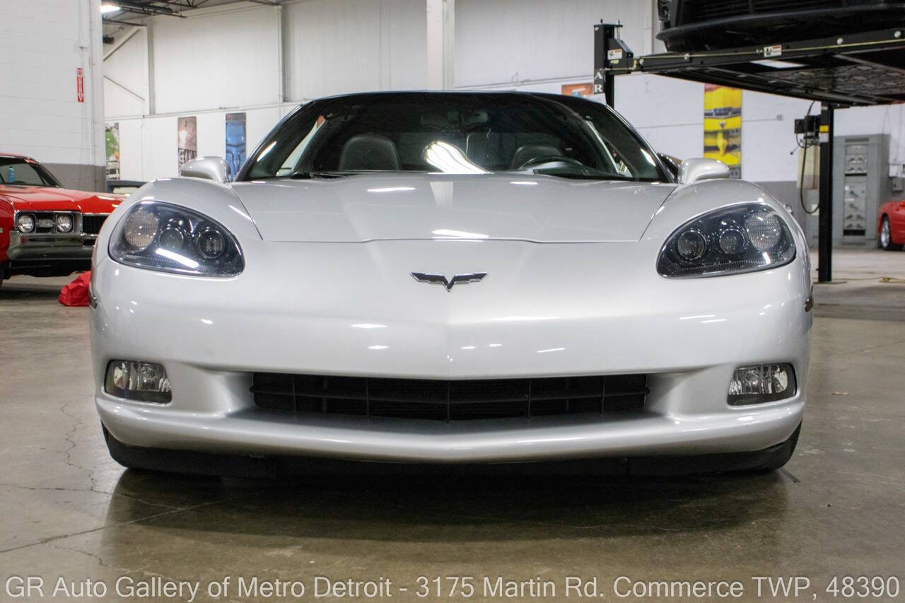 Used 2009 Chevrolet Corvette Coupe w/ Preferred Equipment Group RWD image 13