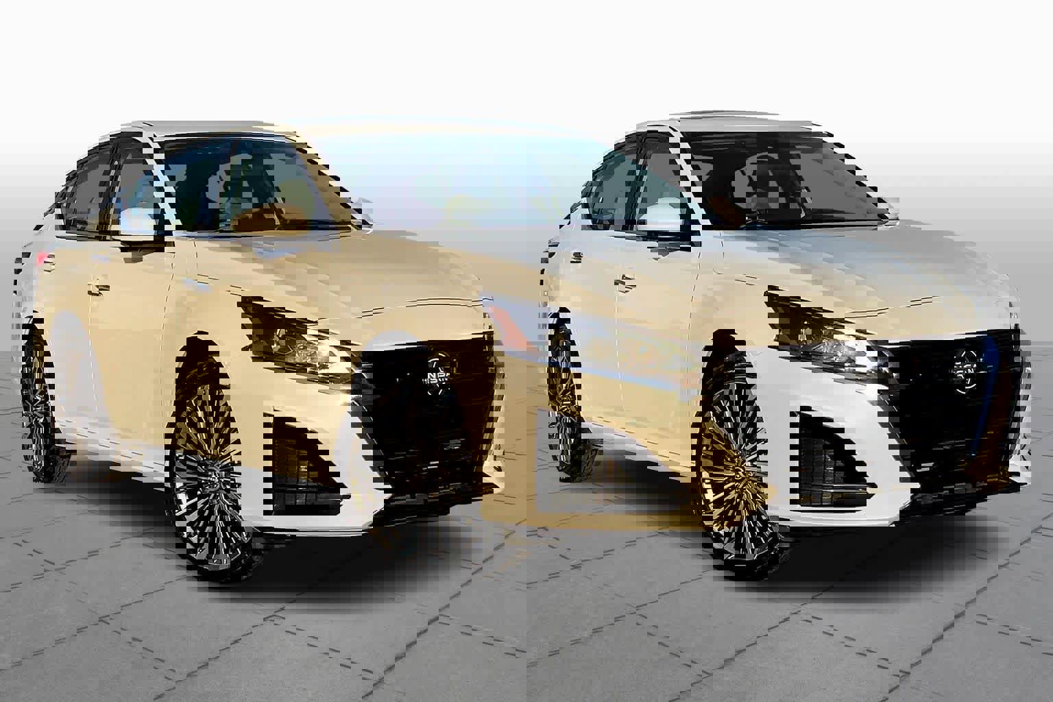 Used 2023 Nissan Altima 2.5 SL image 2