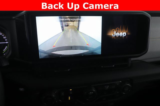 Used 2025 Jeep Wrangler Unlimited Sahara image 21