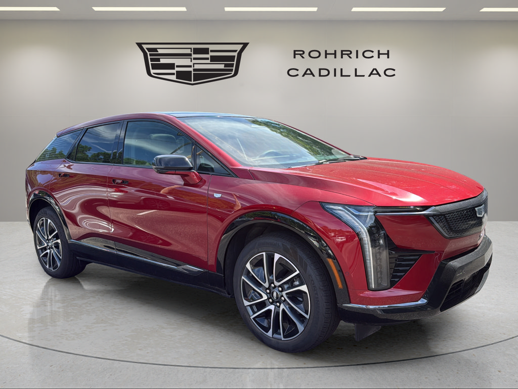 Certified 2025 Cadillac Optiq Sport 2 w/ LPO, Floor Liner Package AWD/4WD video 3