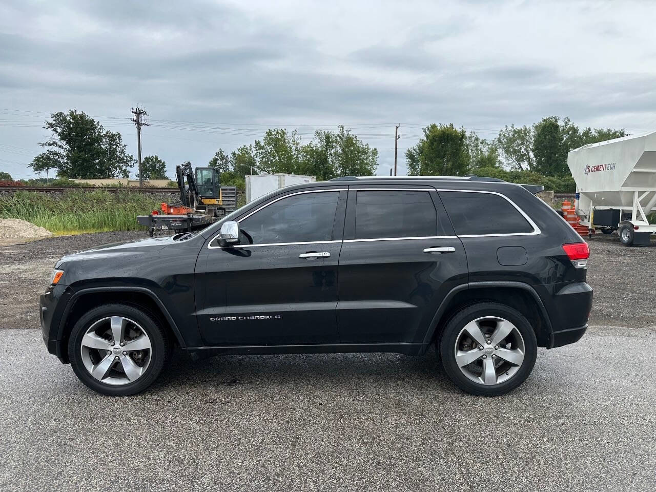 Used 2014 Jeep Grand Cherokee Overland image 4