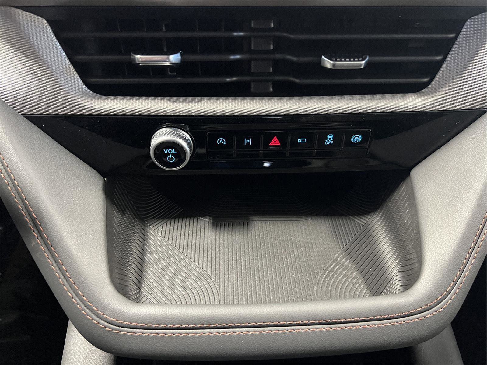 New 2026 Ford Explorer Active w/ Active Comfort Package AWD/4WD image 22
