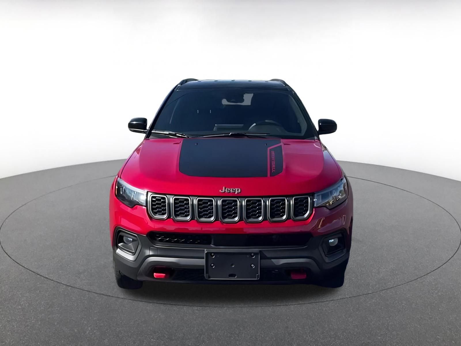 Used 2025 Jeep Compass Trailhawk image 3