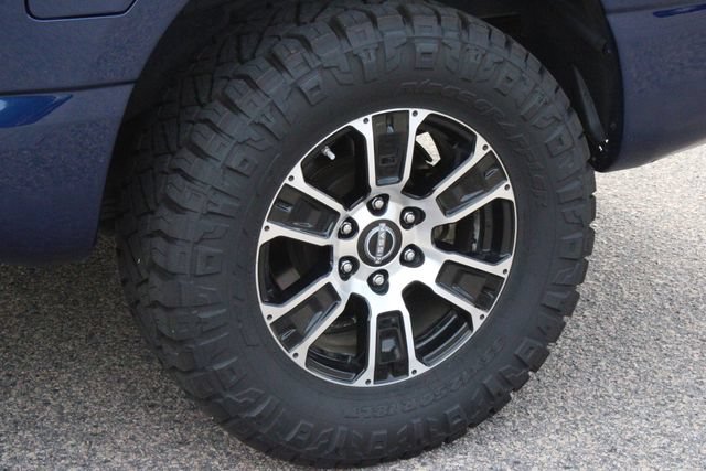 Used 2023 Nissan Titan SV AWD/4WD image 32