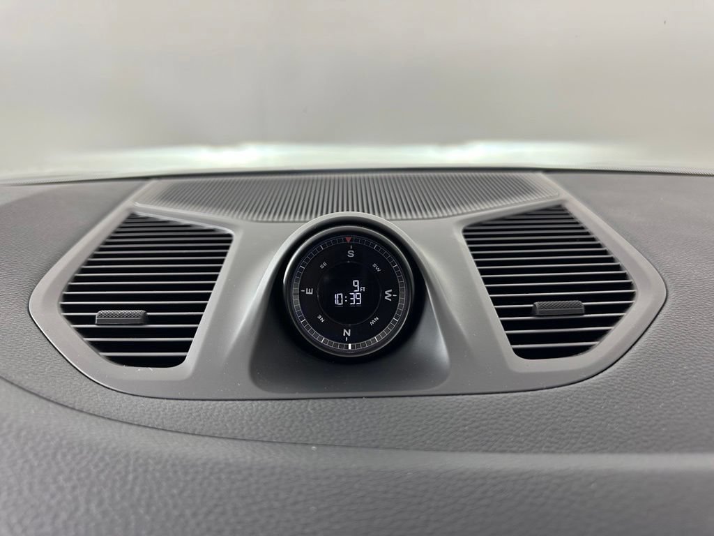 Certified 2024 Porsche Cayenne AWD/4WD image 28