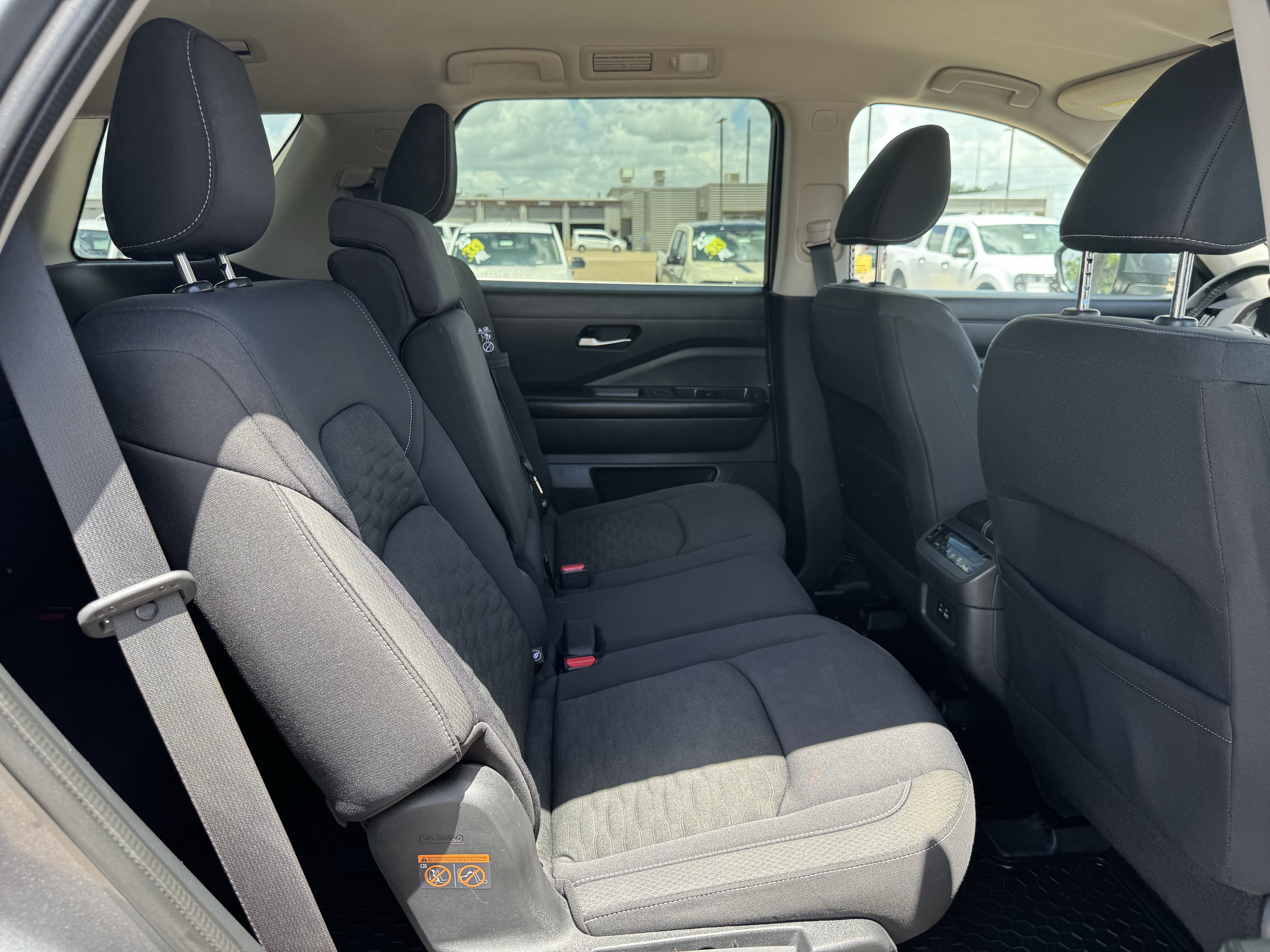 Used 2022 Nissan Pathfinder SV FWD image 31