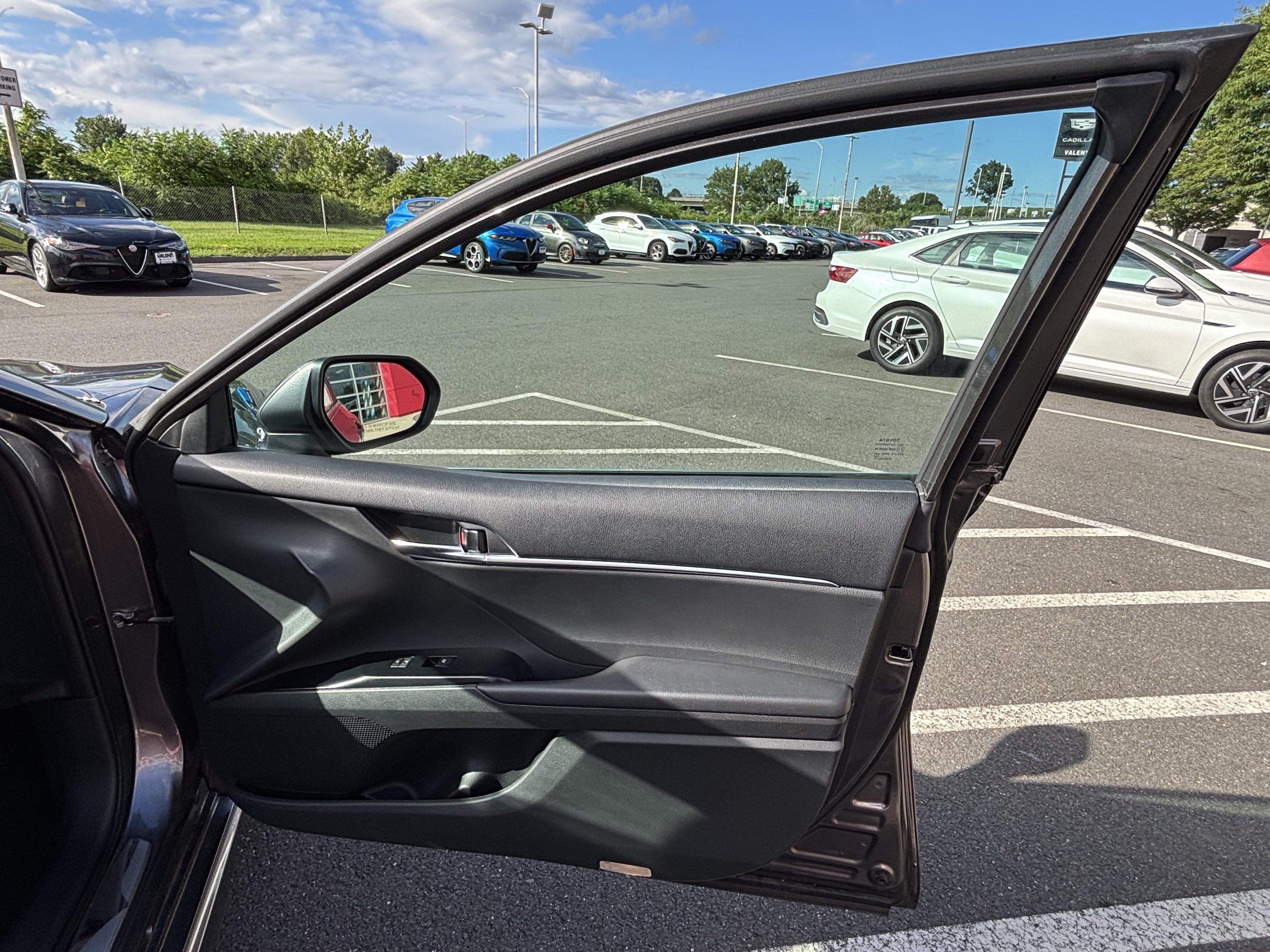 Used 2019 Toyota Camry SE w/ Audio Package FWD image 32