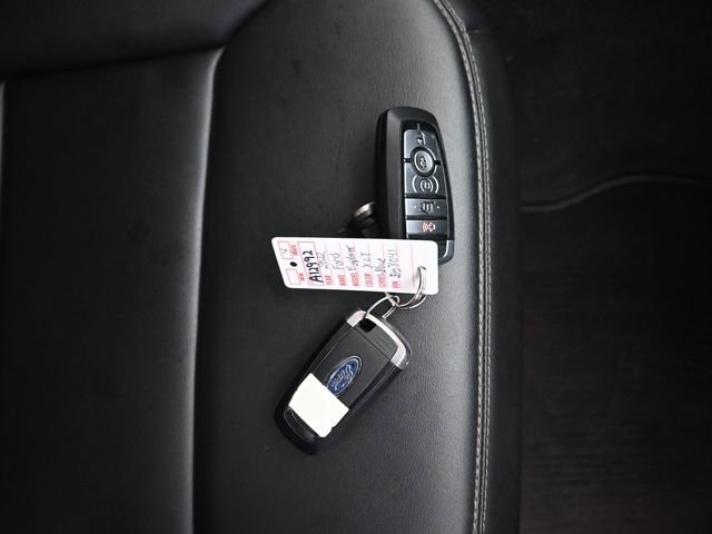 Used 2022 Ford Explorer XLT w/ Equipment Group 202A image 14