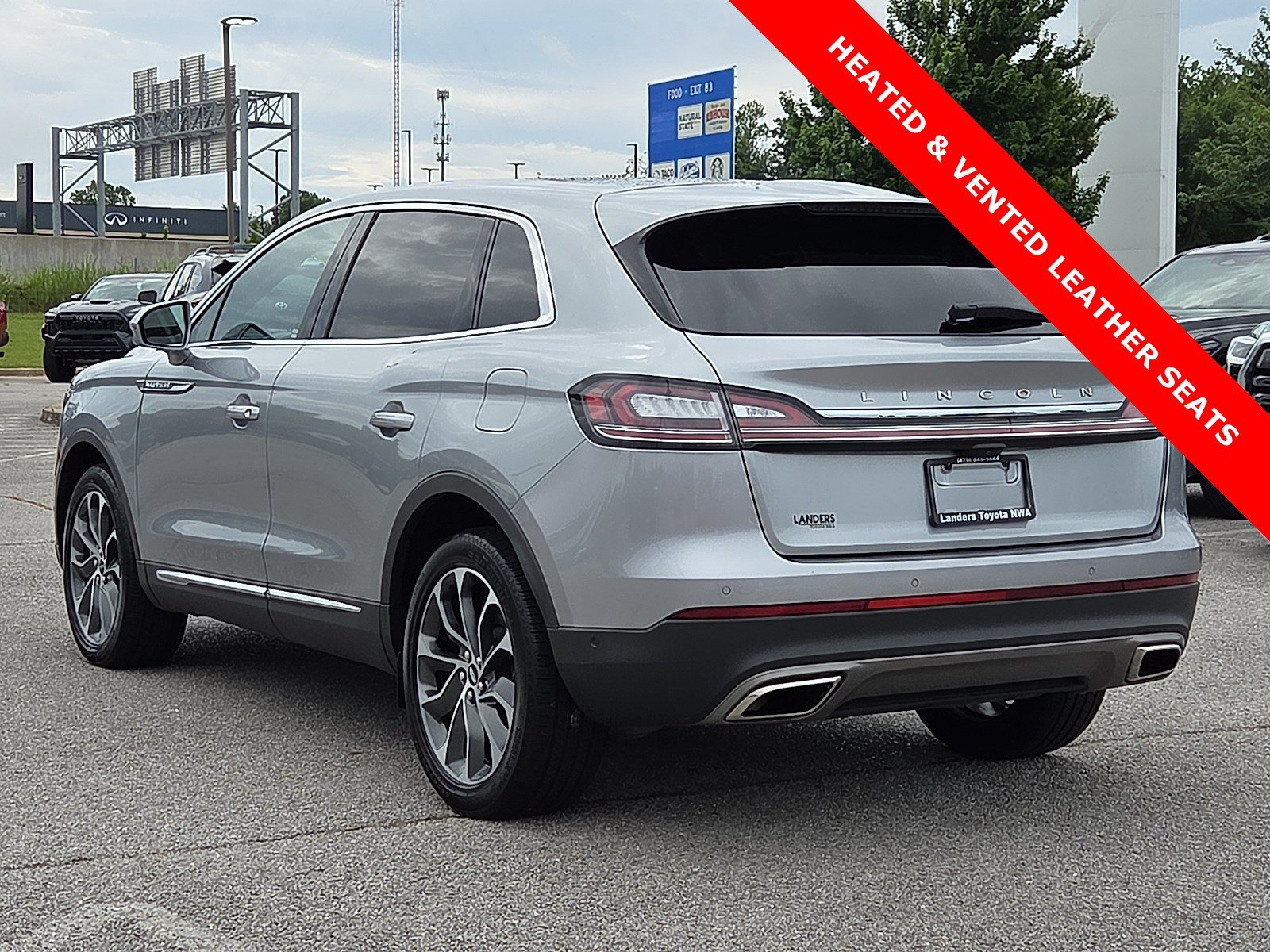 Used 2023 Lincoln Nautilus Reserve w/ Equipment Group 201A AWD/4WD image 4