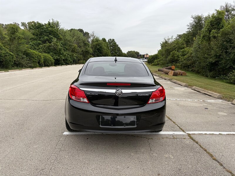 Used 2012 Buick Regal Leather FWD image 4