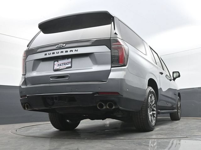 Used 2025 Chevrolet Suburban Z71 AWD/4WD image 45