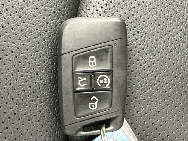 Used 2023 Volkswagen Taos SEL AWD/4WD image 18