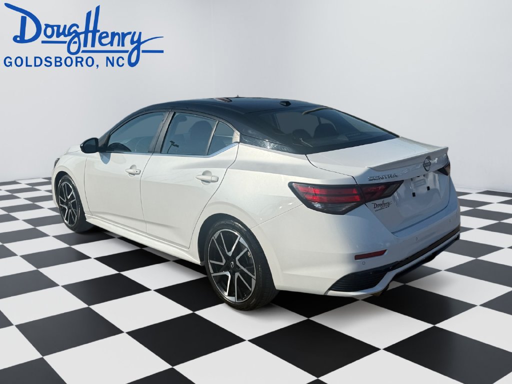 Used 2025 Nissan Sentra SR FWD image 3