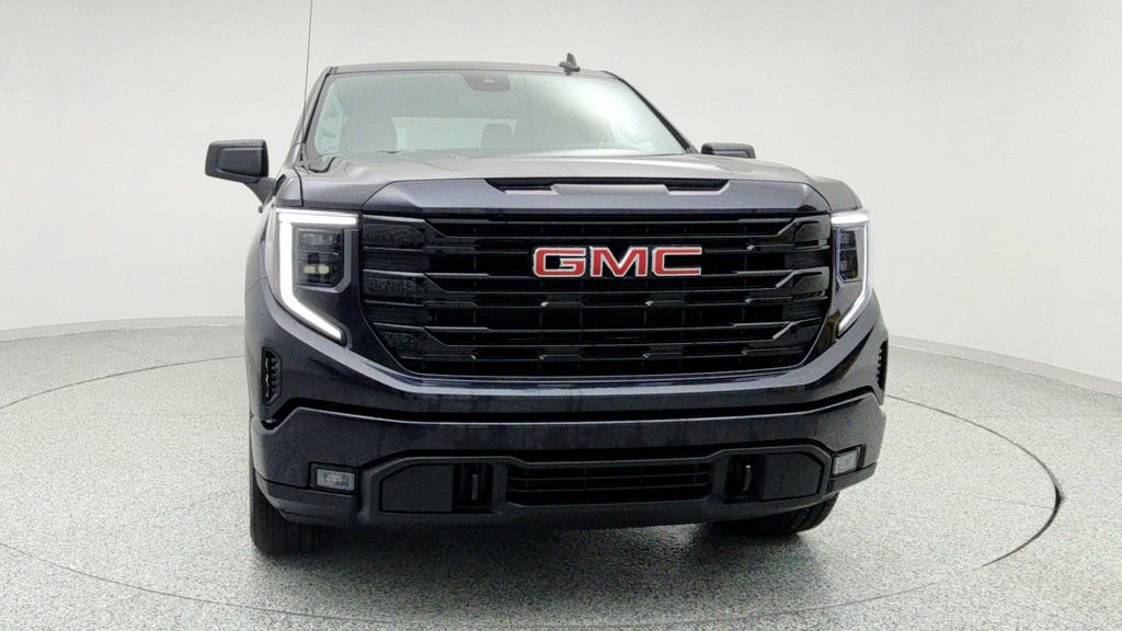 Used 2025 GMC Sierra 1500 Elevation image 2