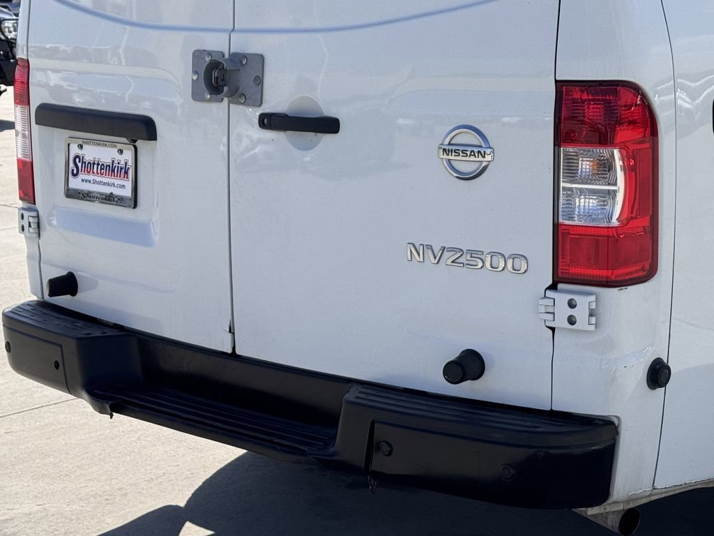 Used 2020 Nissan NV 2500 SV image 6