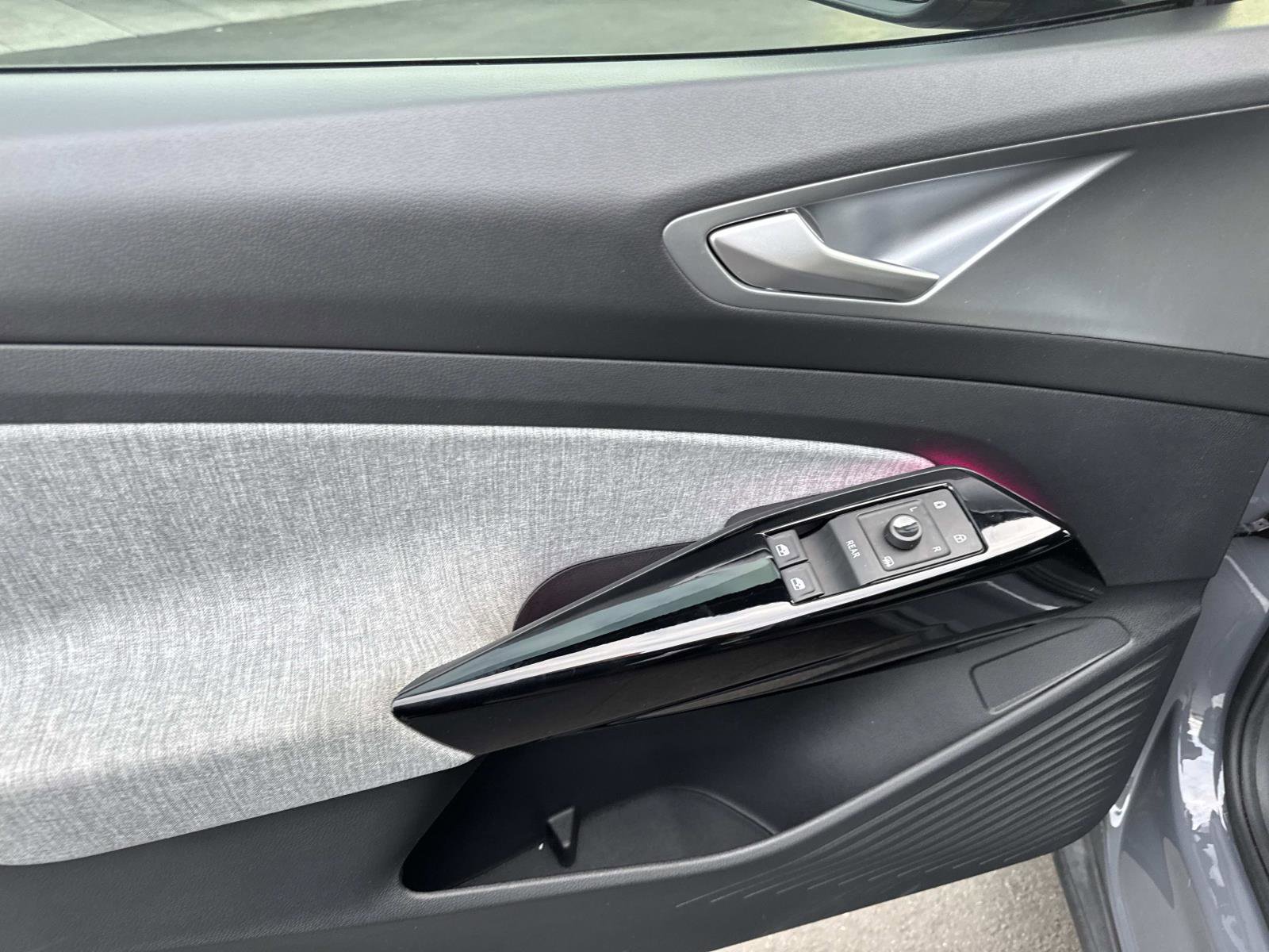 Certified 2023 Volkswagen ID.4 Pro image 15