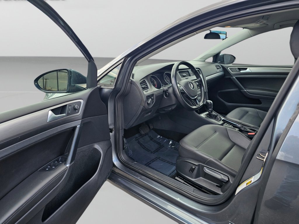 Used 2015 Volkswagen Golf TDI S FWD image 18