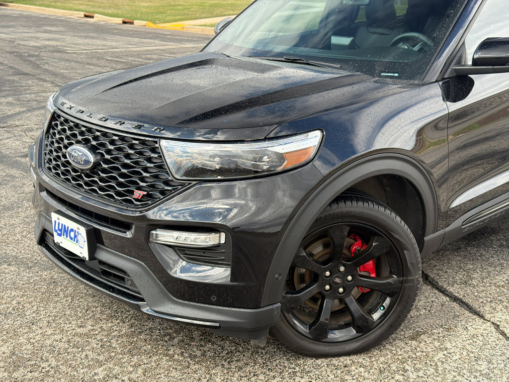 Used 2023 Ford Explorer ST w/ Technology Package image 9