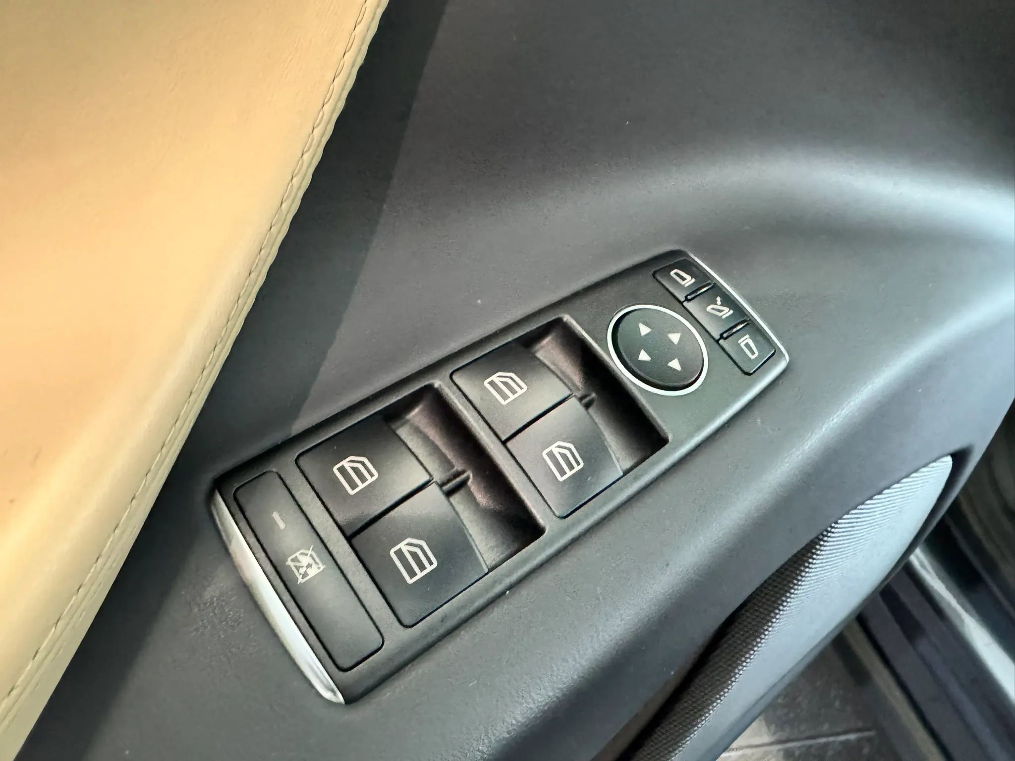 Used 2017 Tesla Model X 90D image 26