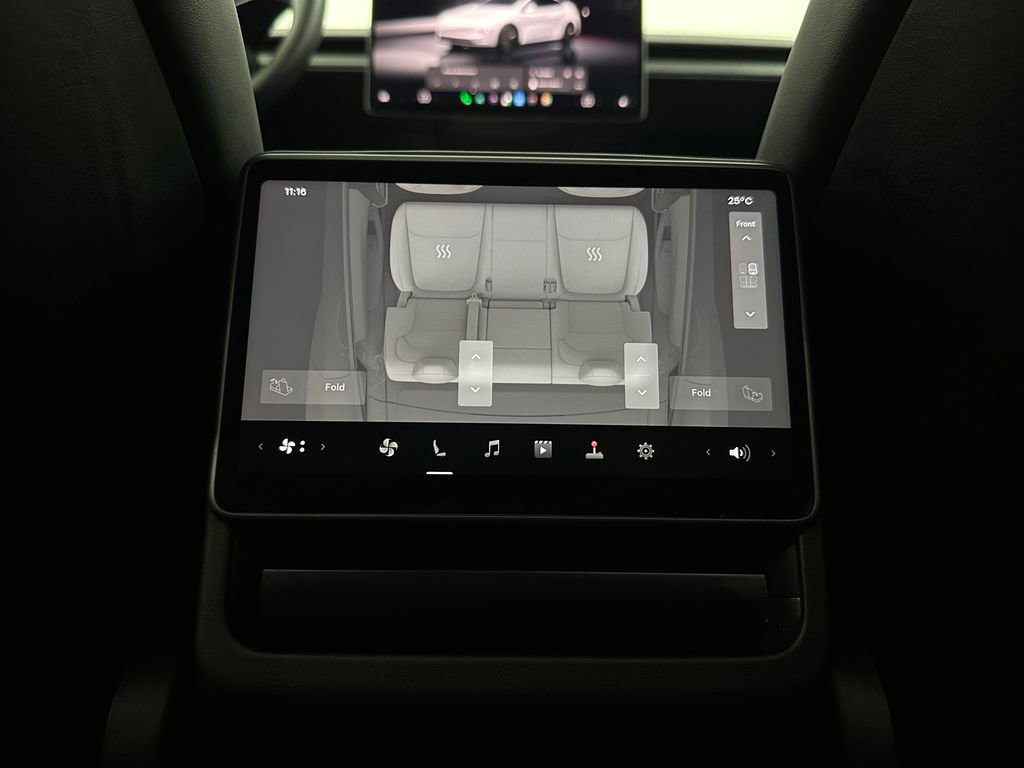 Used 2026 Tesla Model Y Long Range AWD/4WD image 25