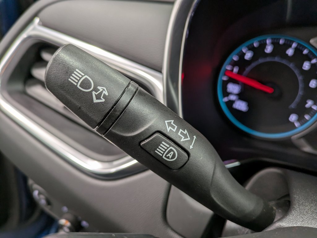 Used 2021 Chevrolet Equinox LT image 18