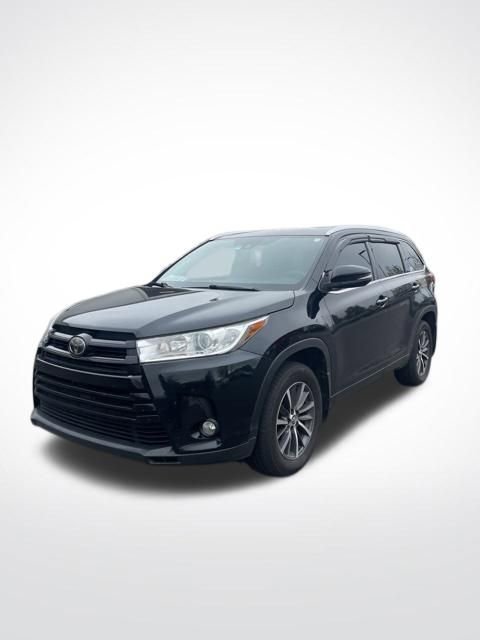 Used 2017 Toyota Highlander XLE image 5