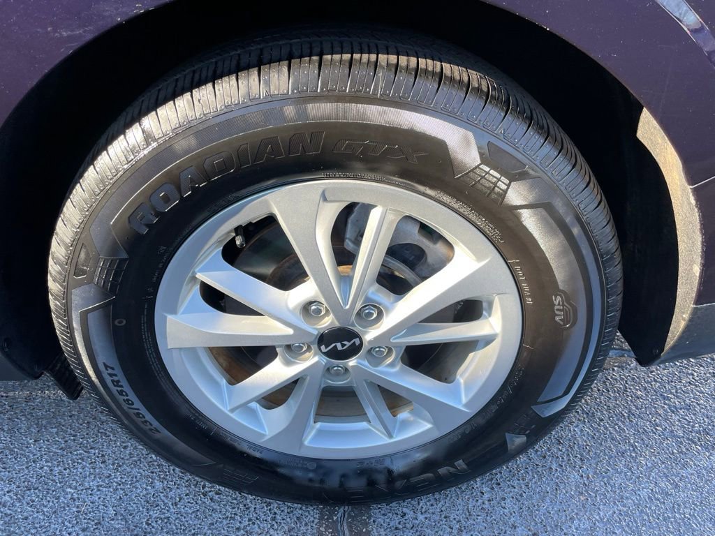 Used 2023 Kia Carnival LX image 44