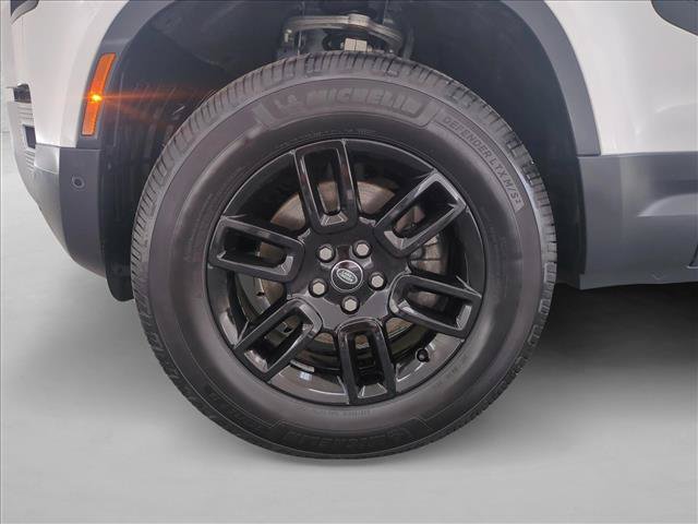 Used 2024 Land Rover Defender 90 S AWD/4WD image 28