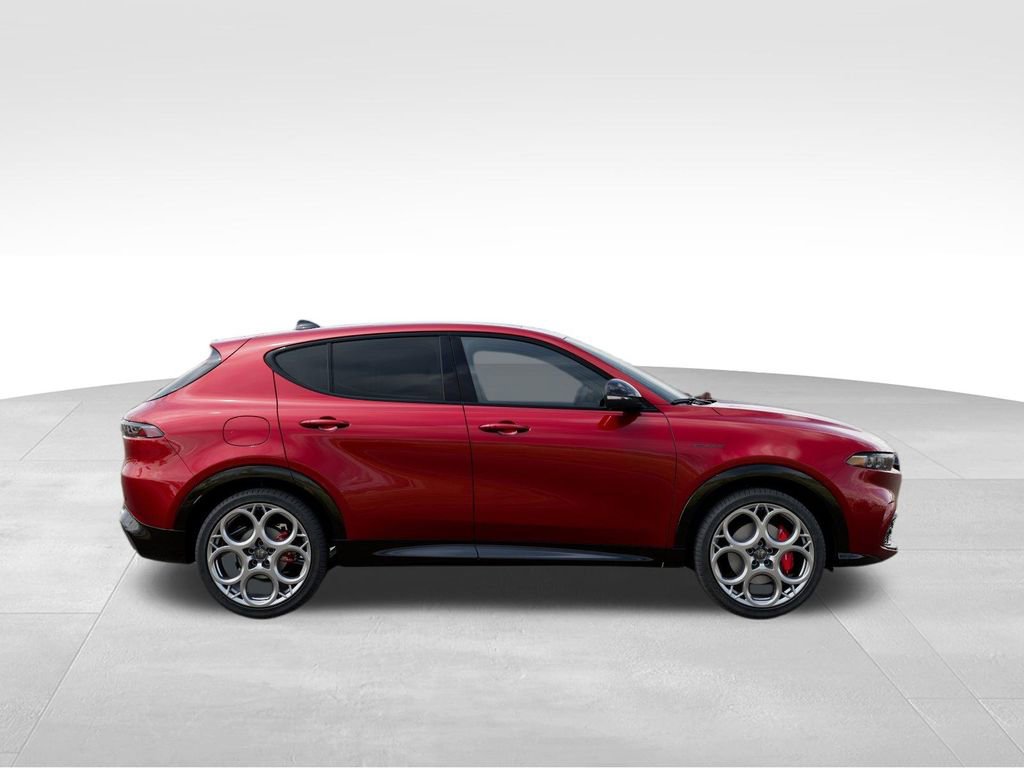 New 2025 Alfa Romeo Tonale w/ Premium Package AWD/4WD image 22