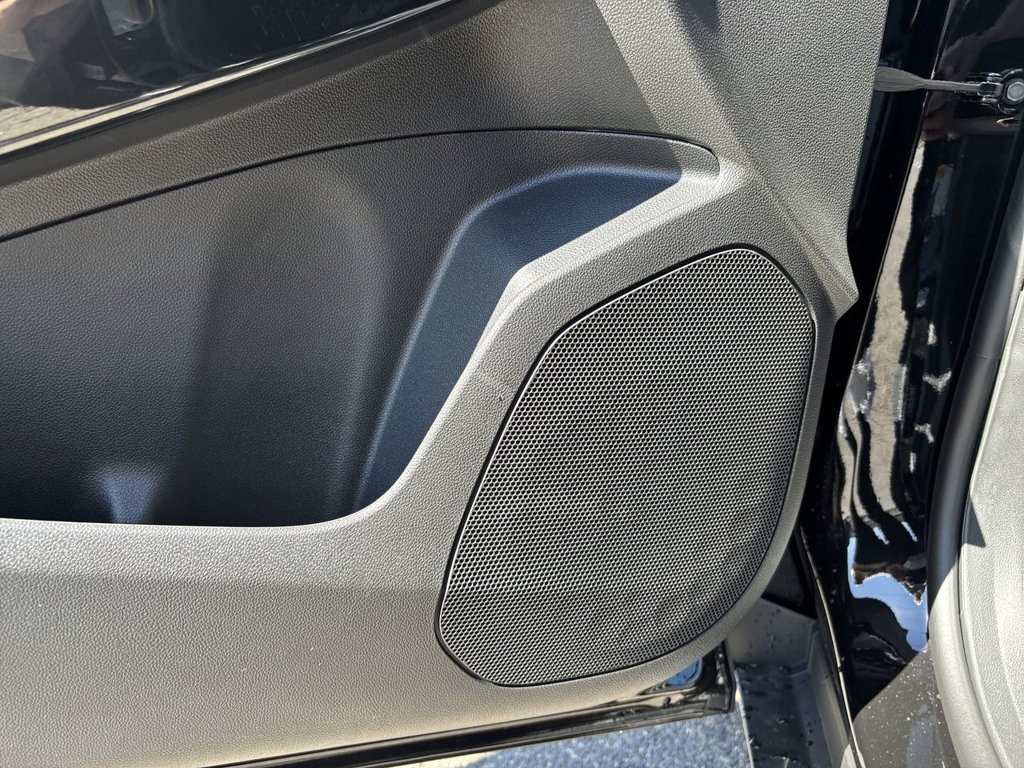 New 2026 Chevrolet Trax LT w/ Midnight Edition FWD image 26