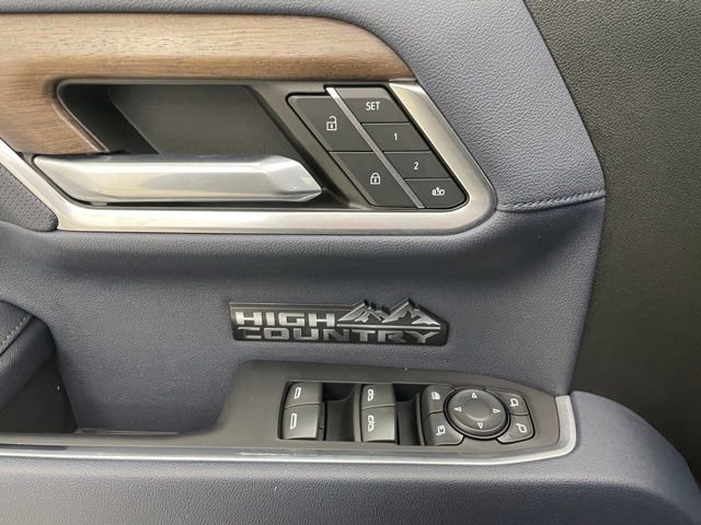 Certified 2022 Chevrolet Silverado 1500 High Country w/ Technology Package image 13