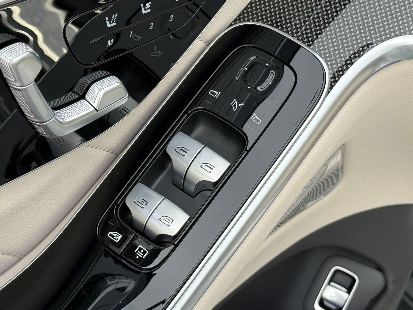 New 2026 Mercedes-Benz S 580e 4MATIC Sedan image 20