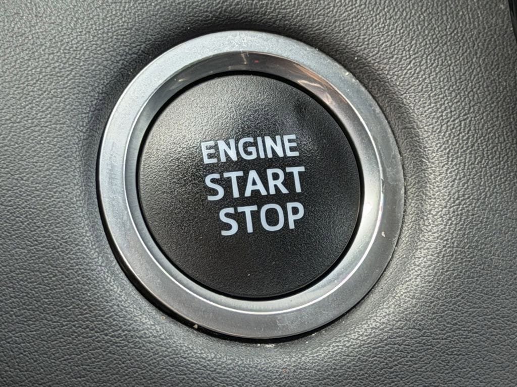 Used 2020 Toyota Highlander XLE FWD image 22