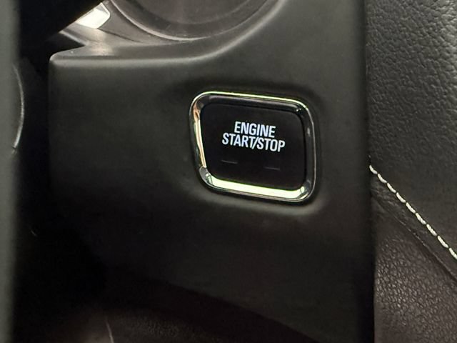 Used 2023 GMC Acadia SLT w/ Preferred Package FWD image 15